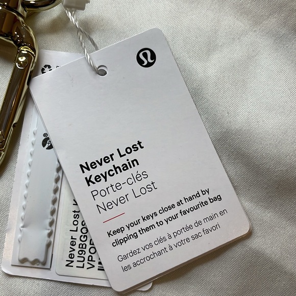 NWT Lululemon Never Lost Keychain Wordmark - Picture 2 of 3